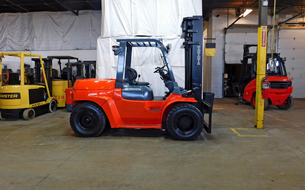  2007 Toyota 7FDU70 Forklift on Sale in Minnesota