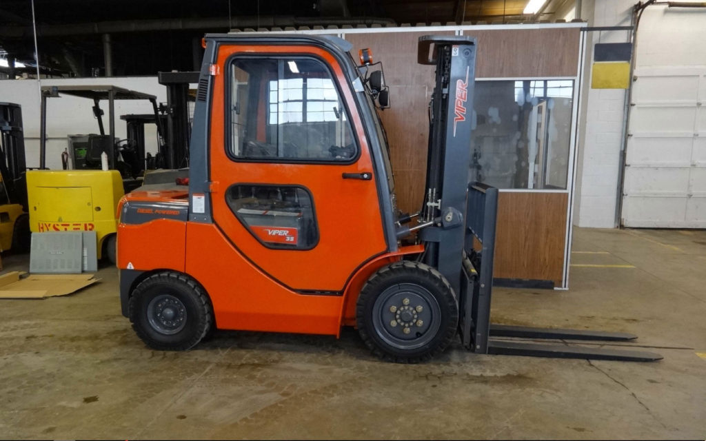  2016 Viper FD35 Full Cab Forklift on Sale in Minnesota