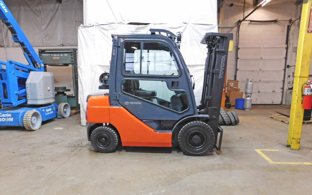  2011 Toyota 8FGU25 Forklift on Sale in Minnesota